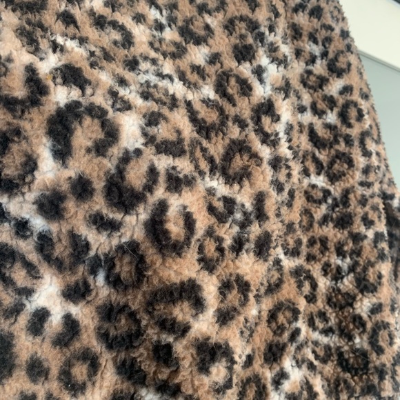 Old navy Sherpa zip up jacket - Picture 4 of 4